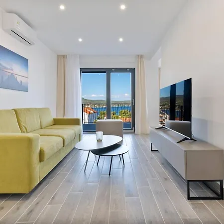 Sunset Apartment *